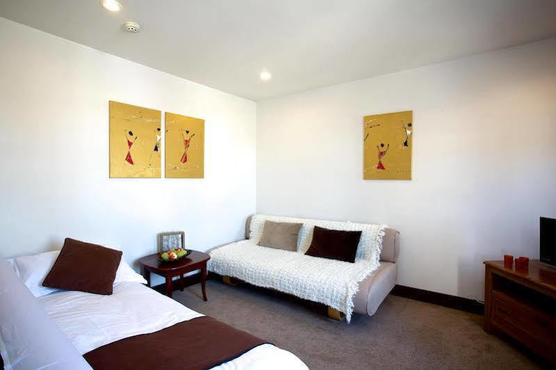 Priory Inn Τέτμπουρι Εξωτερικό φωτογραφία